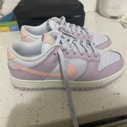 Women’s Nike dunks 