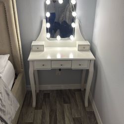 Women’s vanity