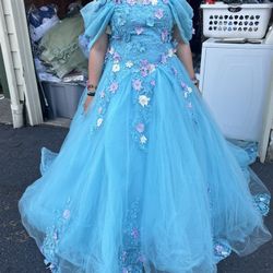 Quinceañera  Dress New Size Medium 10 