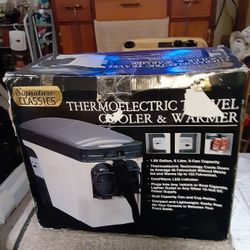 Thermoelectric Travel Cooler And Warmer