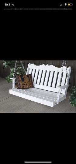 Beautiful porch swing 🤩