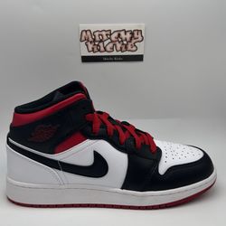 Jordan 1 Mid Gym Red Black Toe (GS) Sz. 5.5Y