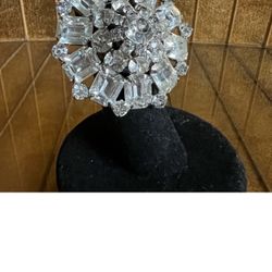 VTG Weiss Rhinestone Cocktail Ring