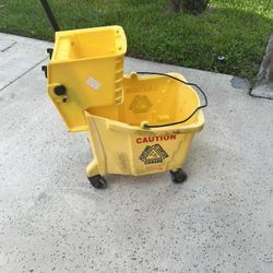 Rubbermaid Mop Bucket Yellow 