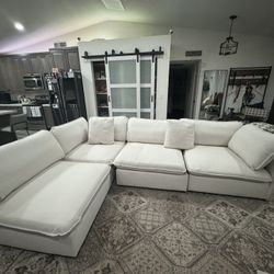 Beautiful Couch/ Sofa Sectional 