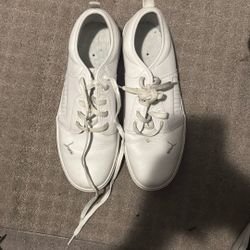 Men’s Shoes Low top Pumas 