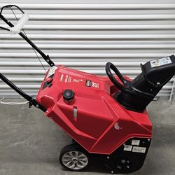 Troy-Bilt Squall 123R Single-Stage Gas Snow Blower
