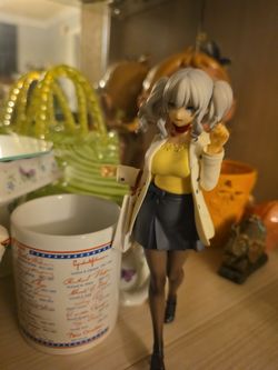 7 pcs of anime  dolls