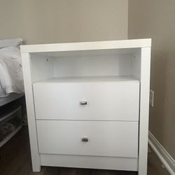Nightstand / Side Table