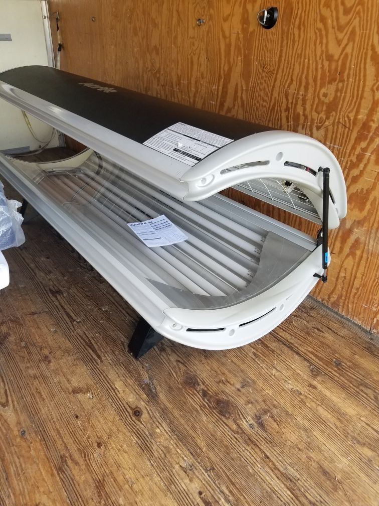 SUNFIRE TANNING BED