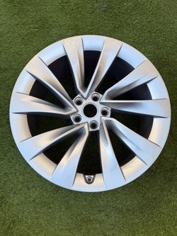 Tesla model Y rim 20