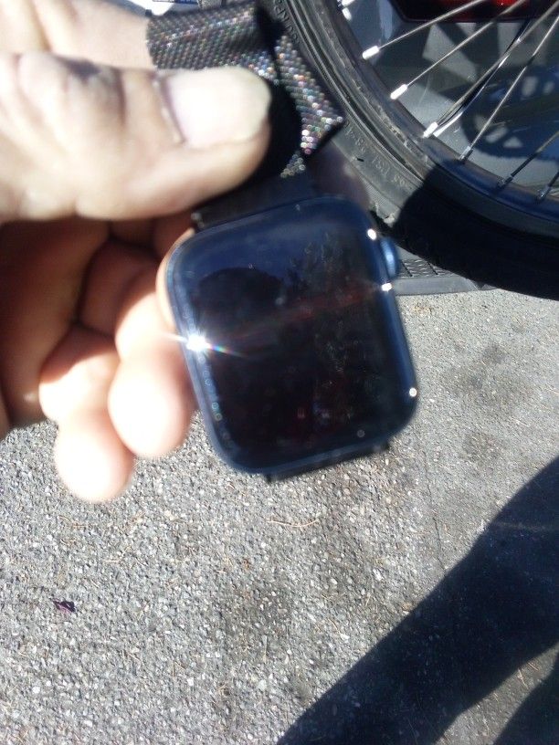 Apple Watch Series 6 Works Good