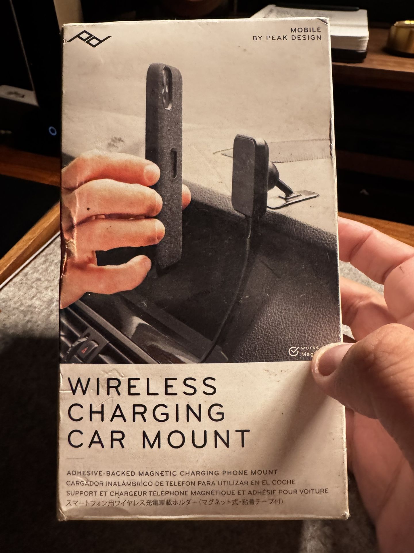 Peak Design Mobile Wireless Charging Car Mount - Magnetic M Phone Mount USED