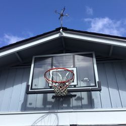 Basketball Hoop and Mount