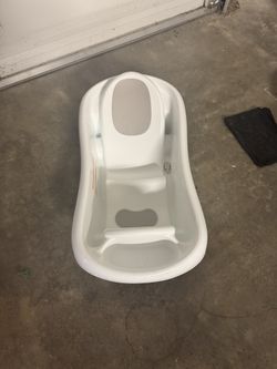 The First Years Sure Comfort Bathtub