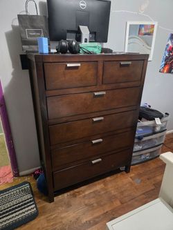 Dresser