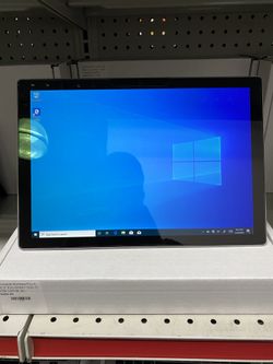 Surface pro 5 8gb 256ssd i5 windows 10 pro new open box !!