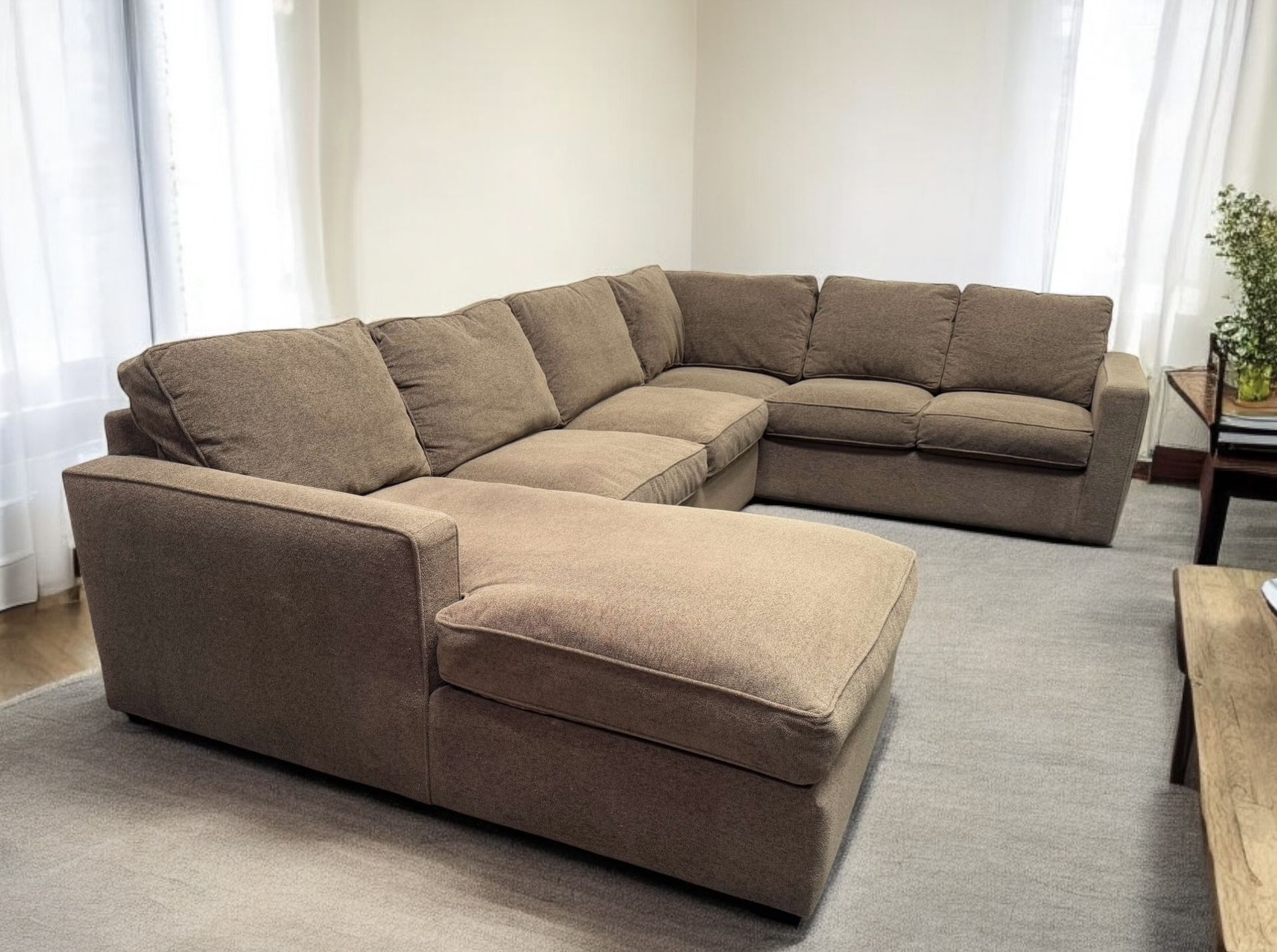ROOM & BOARD LUXURY SECTIONAL COUCH Sofa - $1,500 (85% OFF)