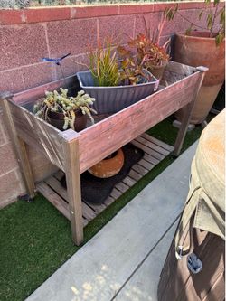 Raised Planter box on wheels