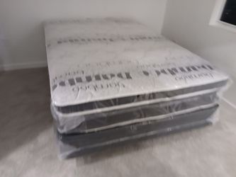 $250 Queen pillow top mattress and boxspring brand new free delivery same day