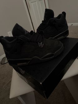 Air Jordan 4 retro Black Cat Sneakers size 4Y