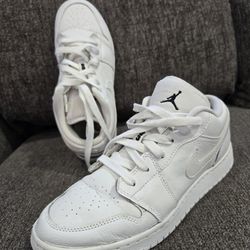 Jordans Shoes 6.5 Yus  Pero Hacen Hasta Un Size  7/8 De Mujer 