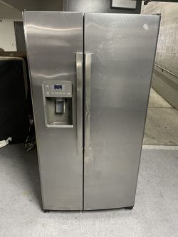 GE Stainless Steel Refrigerator***Great Deal***