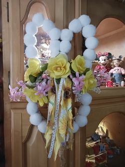 Beautiful Handmade Easter Wreath 🐣. 