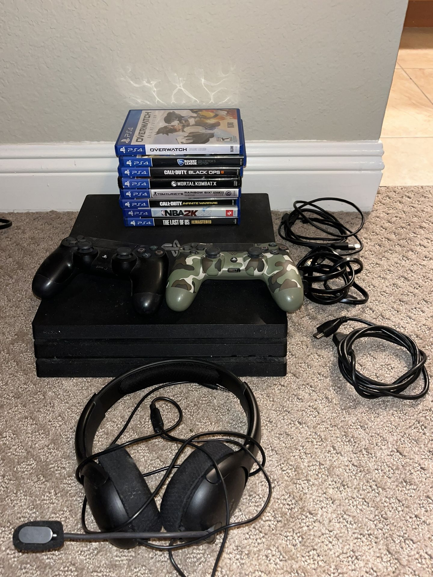PS4 & GAMES