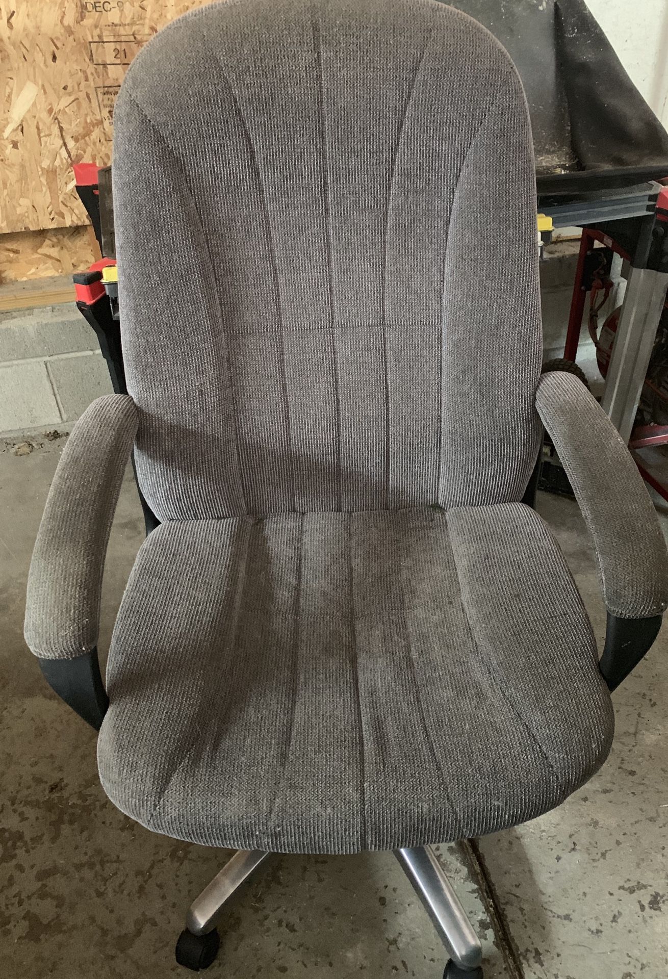 Computer table ; (light grey) with two openings for cords, grey fabric chair and surge protector