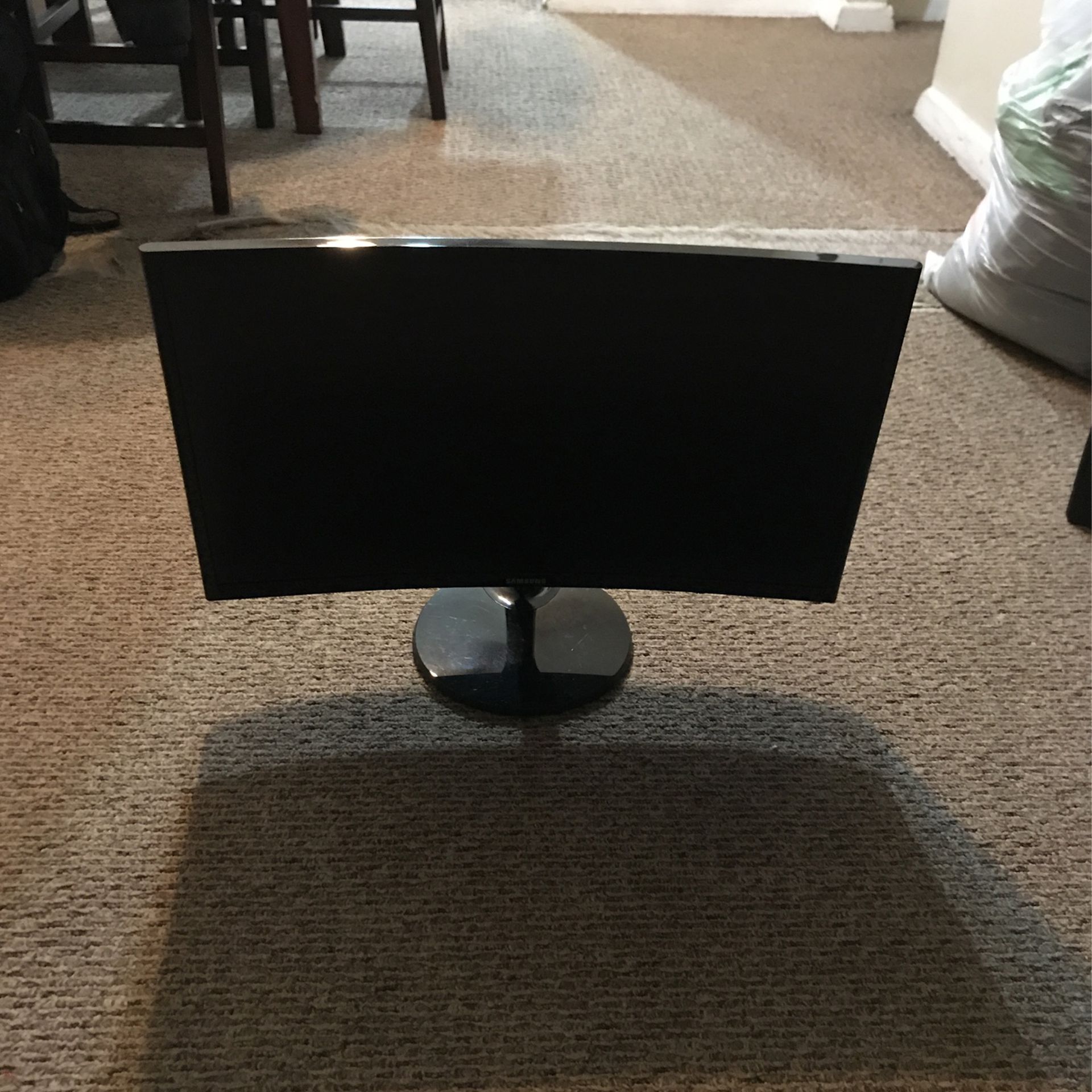 Curved PC Monitor