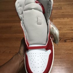 W Jordan 1 Retro High OG Sizes 10.5W/9M, 11.5W/10M