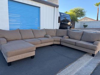 Large Brown Sectional Couch 🚚🚛 Free Delivery 🚚🚛