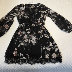 White And Black Cute Dresses. Size 0