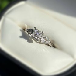 Jewelry 10k solid white gold diamonds 0.16CTW ring sz 7.00