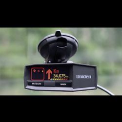 Uniden R8 Radar Detector Like New $630 Firm No Less No Trades  No Delivery 