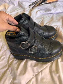 Dr. Martens air walker