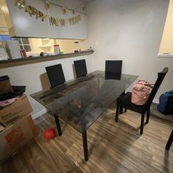 Table & Chairs 