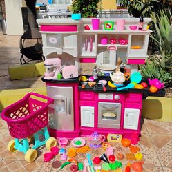 Kids kitchen... included everything toys