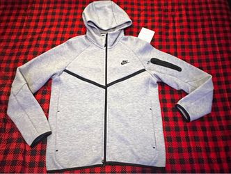 Grey Nike Tech Fleece