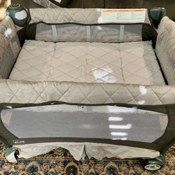 Chicco Lullaby Portable Crib