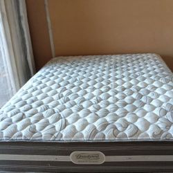 Queen Size Mattress (Colchon Queen Size)