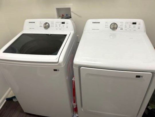 New Samsung Electric Washer and Dryer