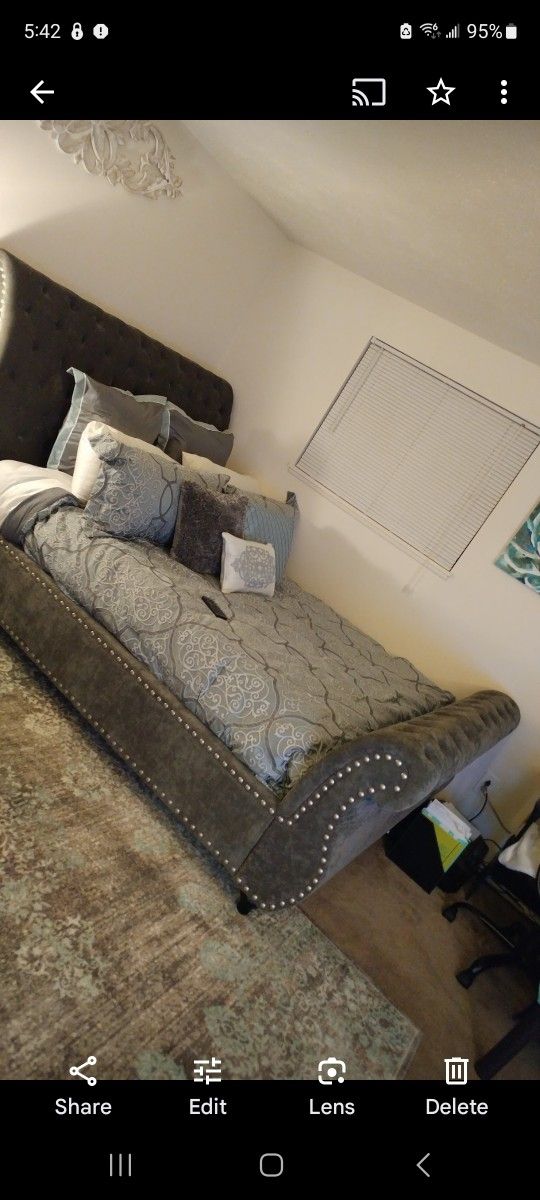 Gray Tufted Queen Size Bed Frame 