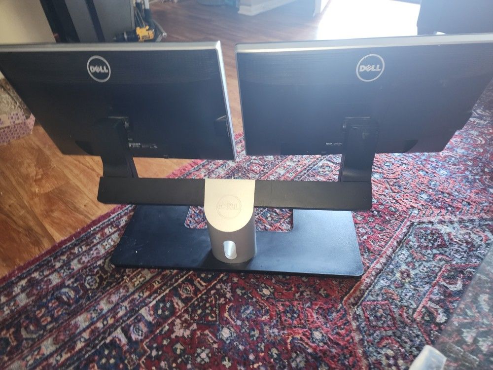 Dell UltraSharp 24" U2412MB Dual Monitors