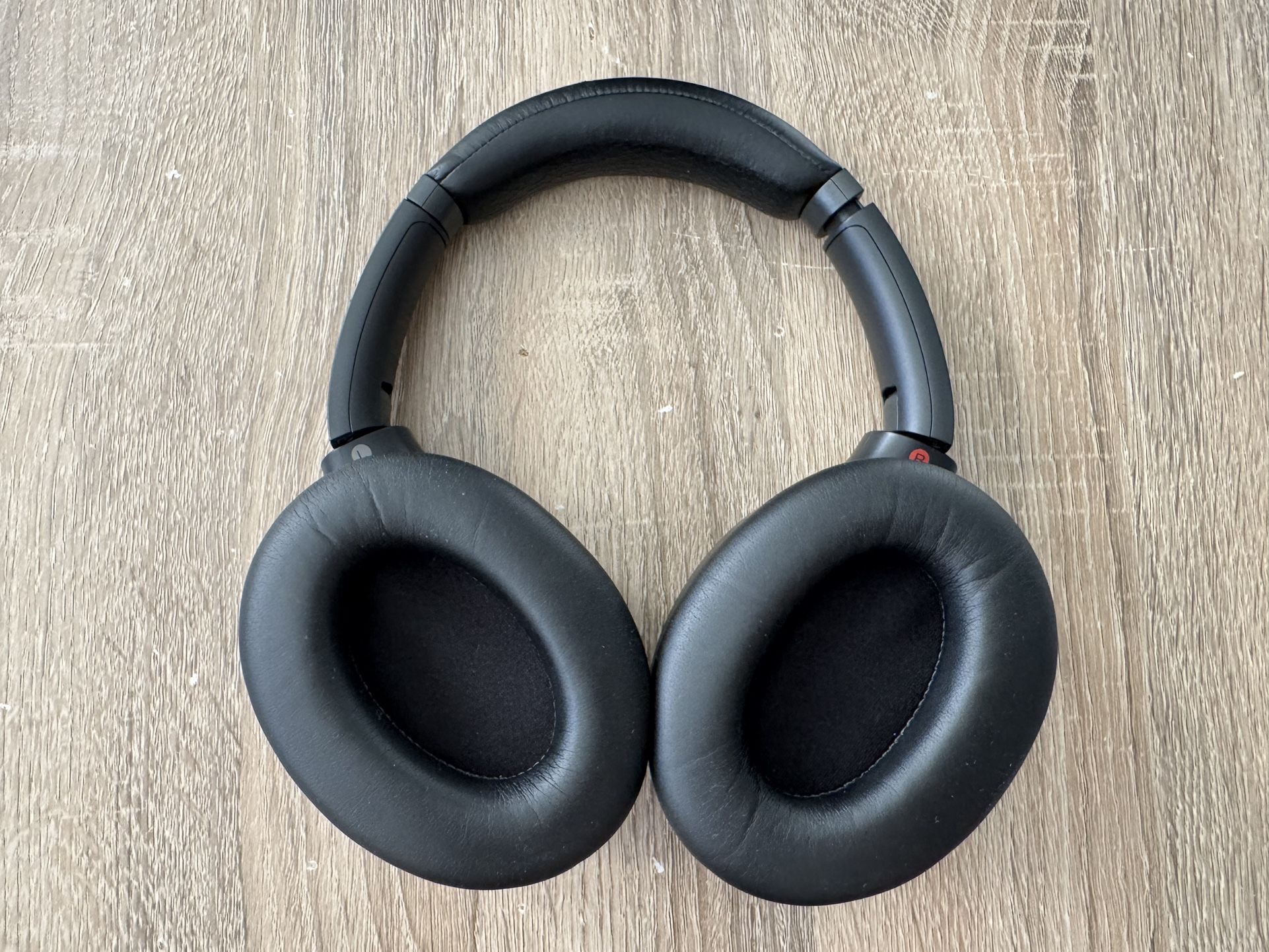 Sony WH1000XM3 Noise Cancelling Headphones, Wireless Bluetooth Over the Ear Headset – Black (2019 Version)