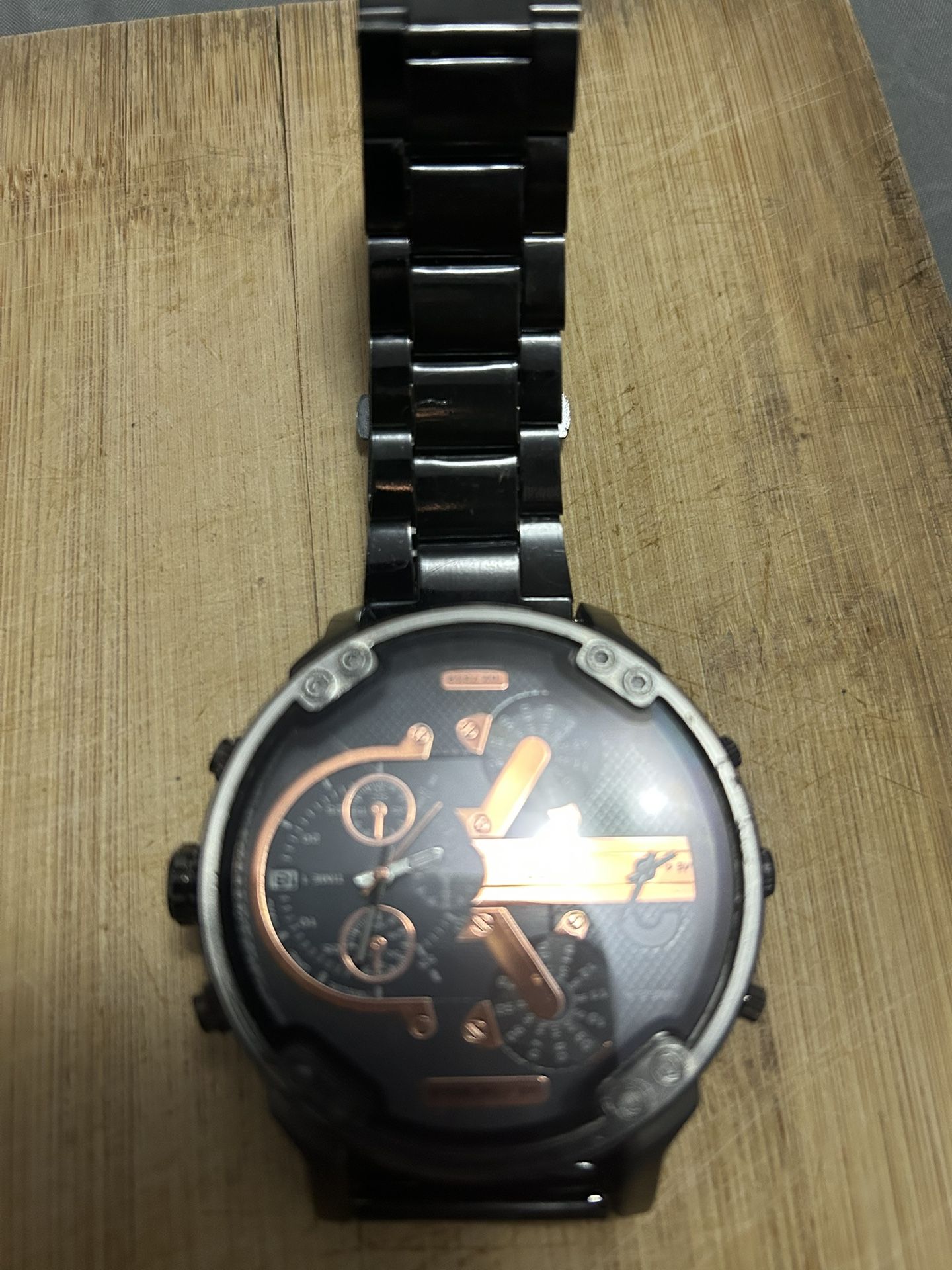 Used Simple Watch Need Battery π