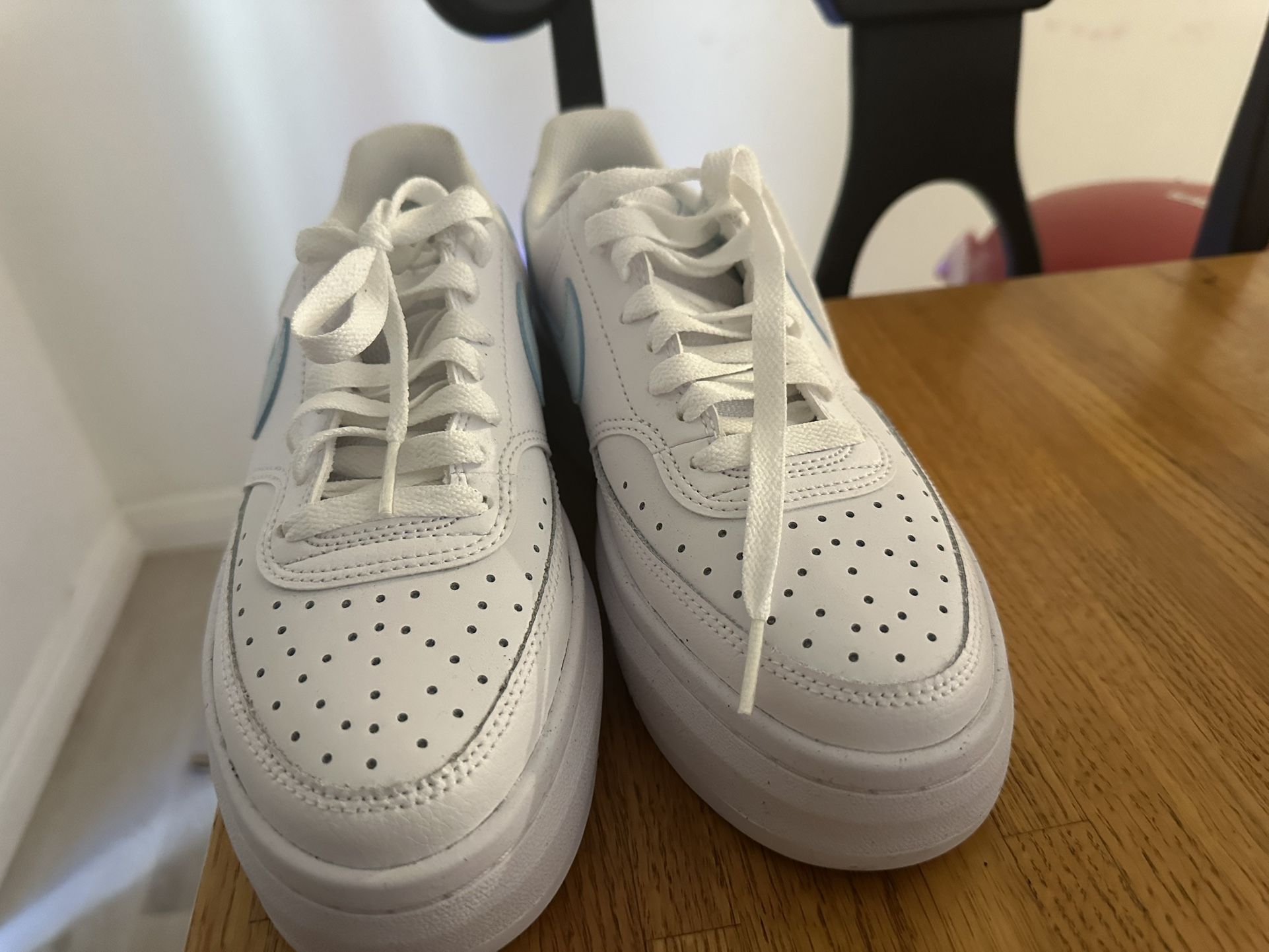 NIKE COURT VISION ALTA