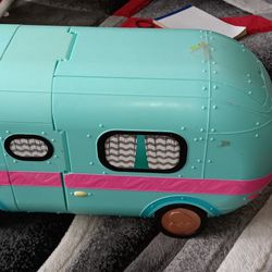 Lol Dolls Party Bus With All Accessories 