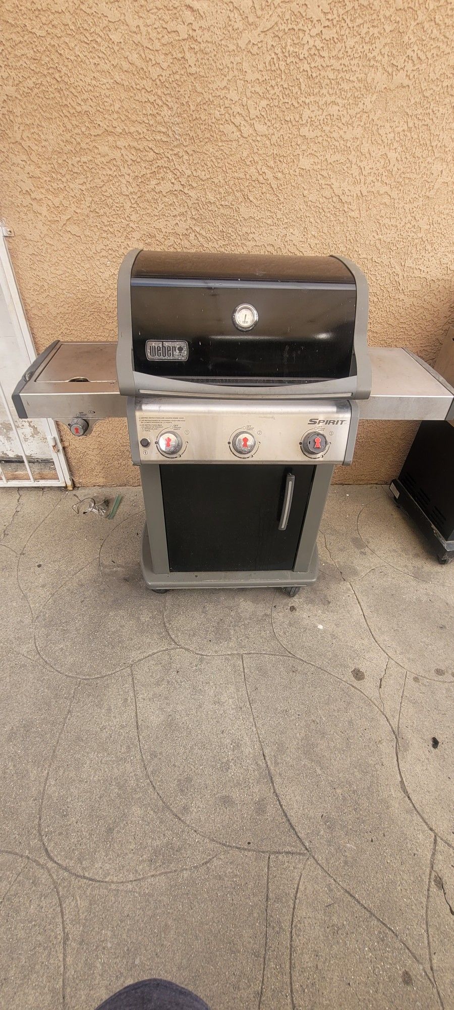 Weber E320 Bbq Grill 